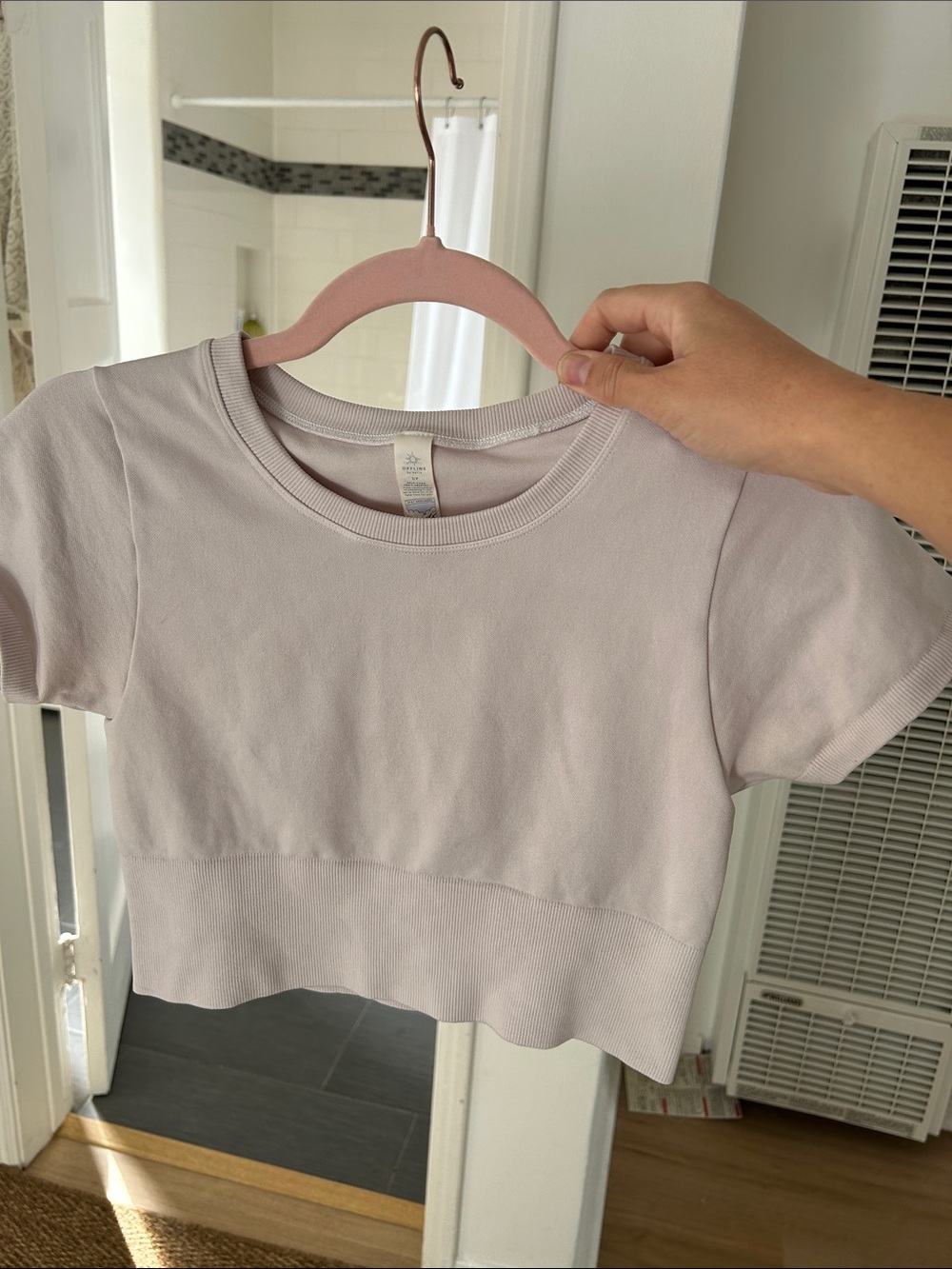 Aerie Offline Cropped Stretch Tee. Size small. PTP 15”. Light purple.